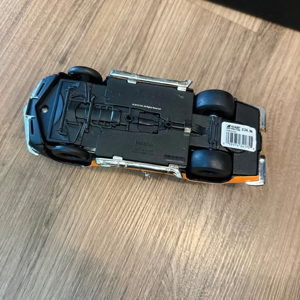 Maisto 1970 Chevrolet Corvette Harley-Davidson 1/24 Diecast Car Black Orange